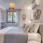 Villa Amalgam Homes Paros Beachfront Ambelas