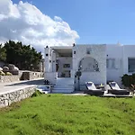 Amalgam Homes Paros Beachfront * Ambelas